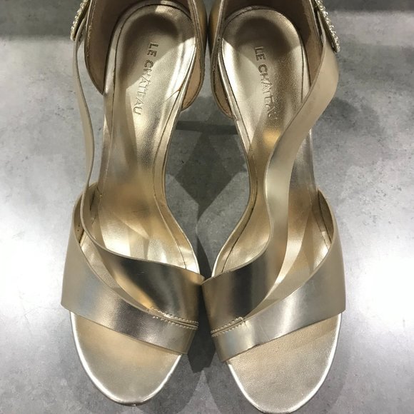 Ladies Gold Heels - Picture 5 of 6